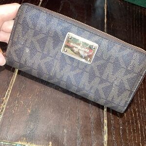 Michael Kors brown zipper wallet